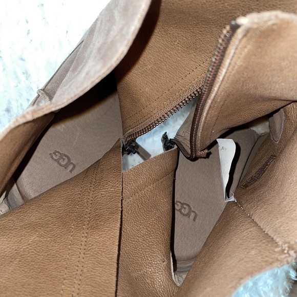 New with flaw UGG taupe suede bootie western heeled - Picture 10 of 13